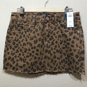 Abercrombie & Fitch leopard print mini skirt